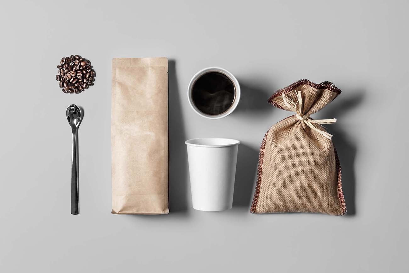 一次性咖啡杯和咖啡豆包装袋样机PSD源文件