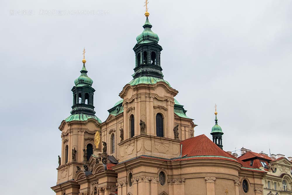 布拉格老城广场圣尼古拉斯教堂照片