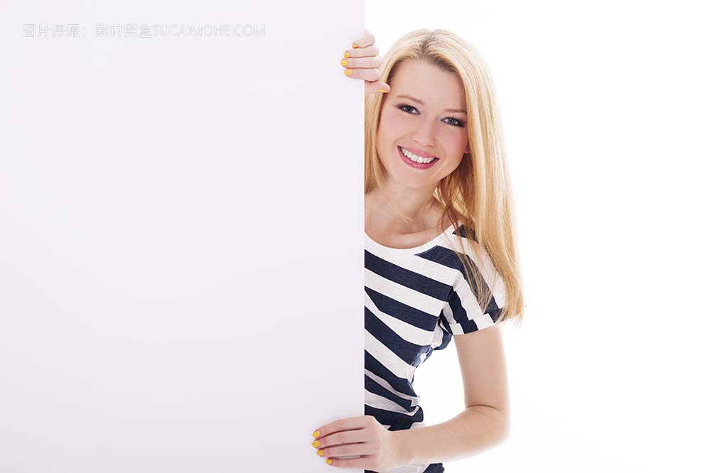 开朗的金发女郎，指着空白的白板照片cheerful-blonde-woman-pointing-blank-whiteboard