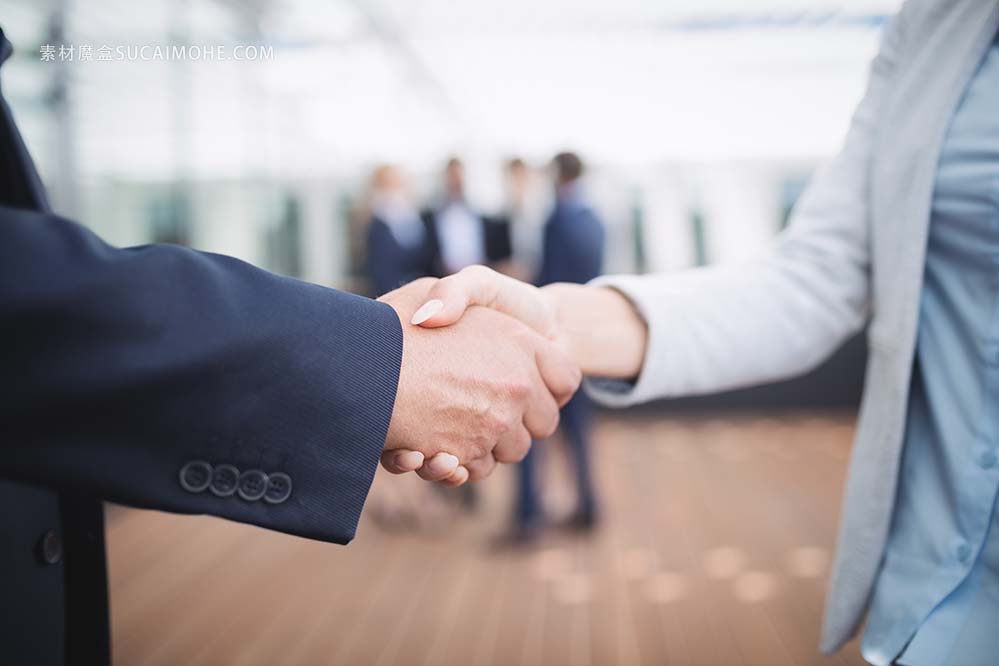 商人握手照片businesspeople-shaking-hands