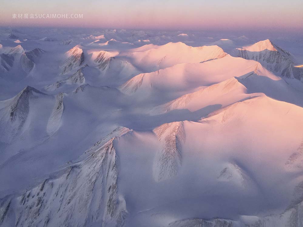 加拿大北极群岛埃尔斯米尔岛的山顶