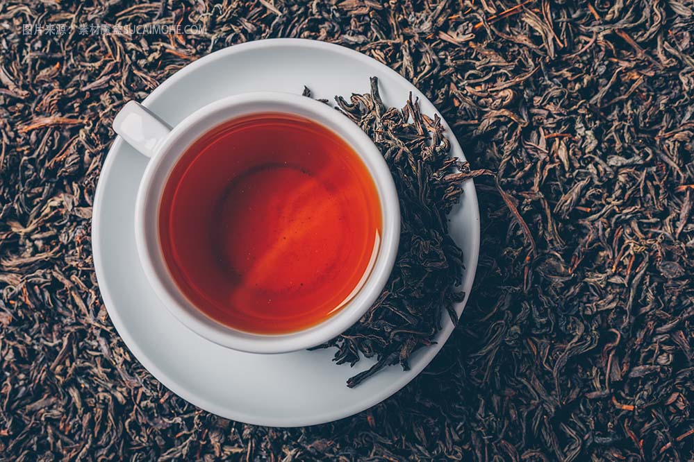 泡好的红茶和茶叶特写摄影大图JPG
