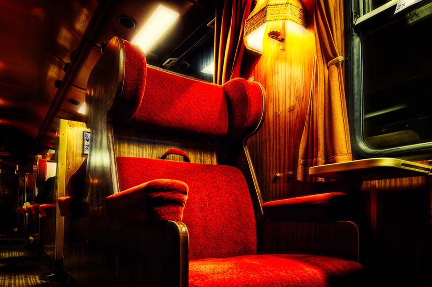 travel-旅行 火车 马车 头等舱 怀旧之情 老 铁路 历史 过去 年份 红色 椅子 耳朵扶手椅
