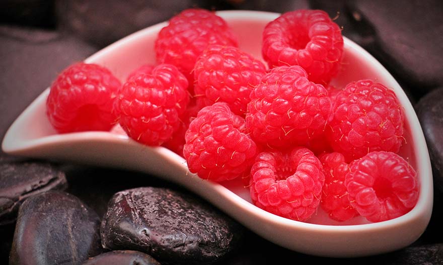 raspberries- 山莓 水果 红色 甜 浆果 美味 健康 维生素 浆果红 食品 水果啤酒 夏季 新鲜