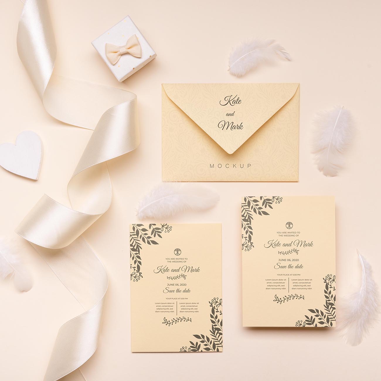 优雅的婚礼邀请函信封PSD源文件top-view-elegant-wedding-invitation-concept
